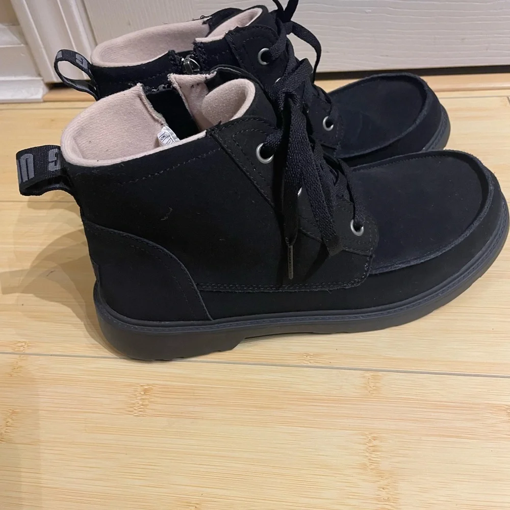 UGG comfortable stylish